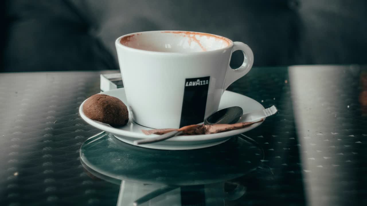 Kaffeetasse auf einer Untertasse